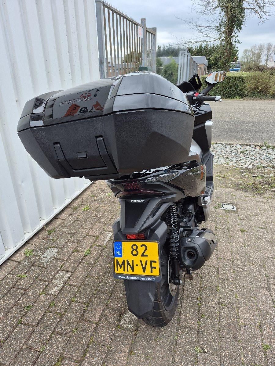 Honda Forza 300 motorscooter uit 2021
