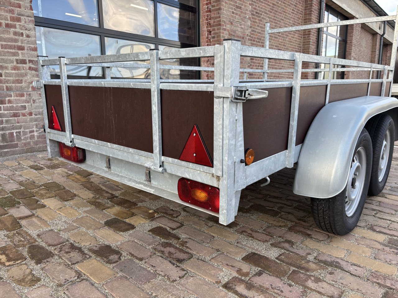 Bakwagen tandemas ongeremd 750kg 253x127cm z.g.a.n. aanhangwagen