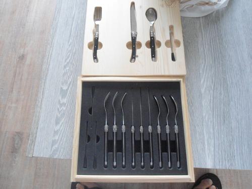 Nieuw Laguiole hoog kwaliteit bestekset,16 delig