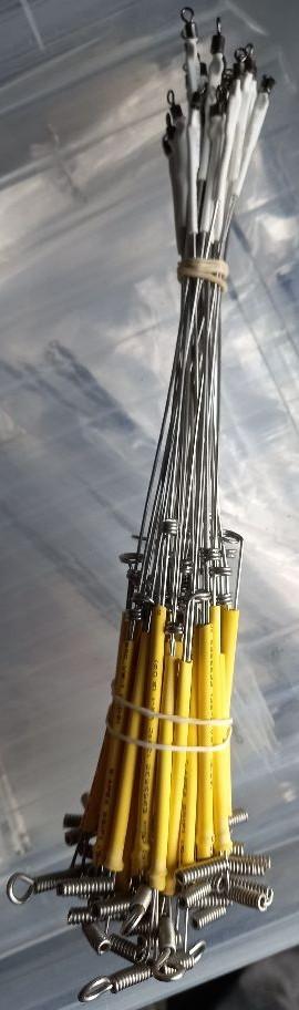 Nog wat afhouders met extra voetje .