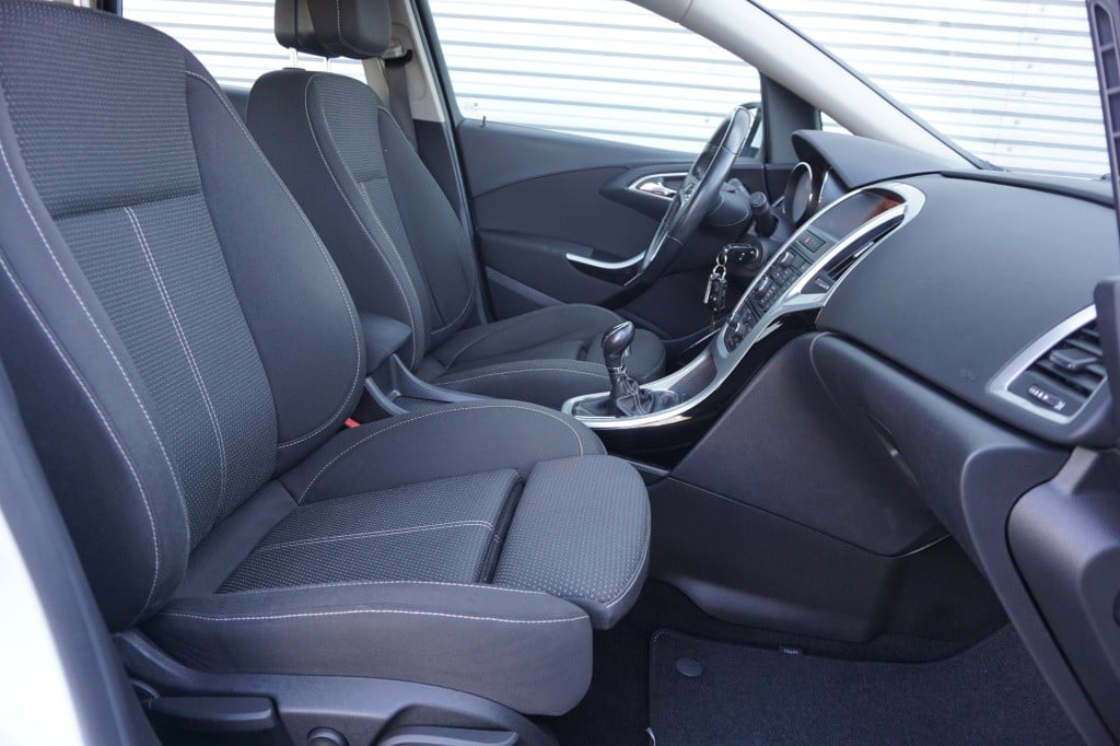 Opel Astra sports tourer 1.4 turbo sport airco / cruise / navi / elektr. ra