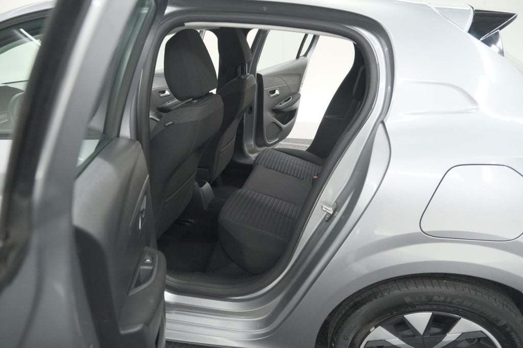 Peugeot 208 puretech 100 active | parkeersensoren | navigatie | apple carpl