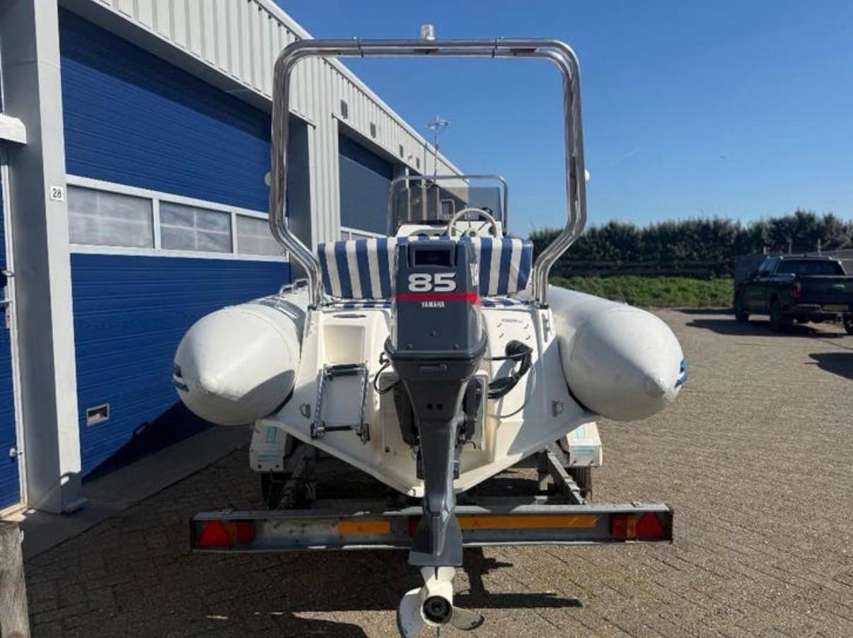 Zodiac Medline 470 voorzien van super sterke en zuinige 85pk Yamaha