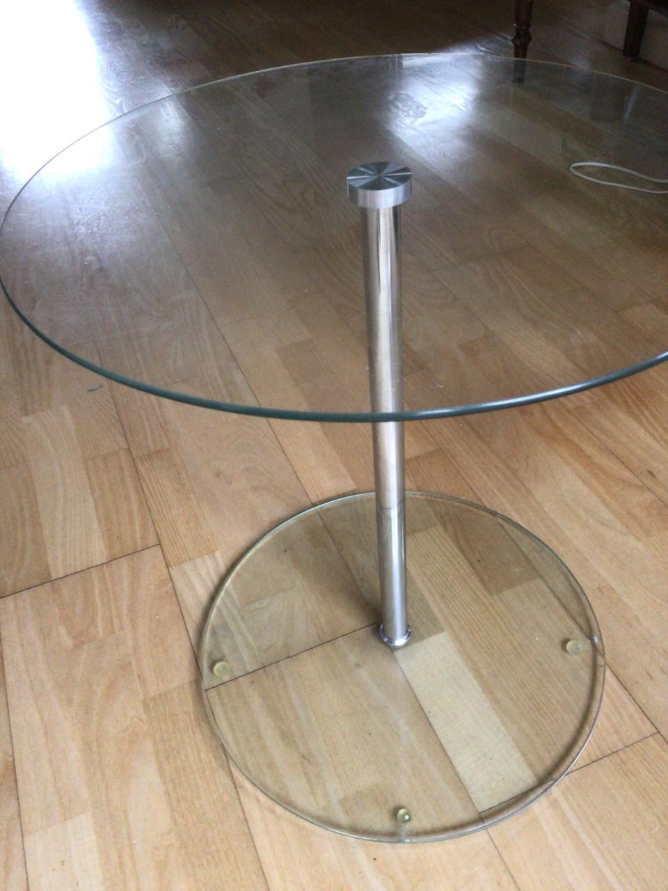 Glazen tafeltje
