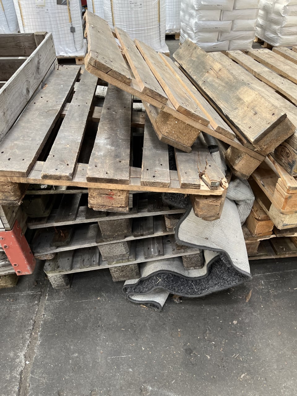 Gratis: kachelhout/stookhout