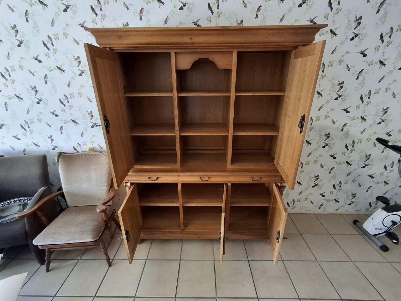 Eikenhouten kast