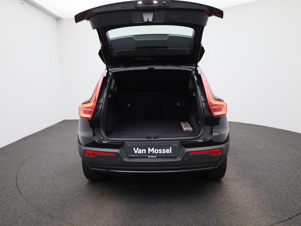 Volvo XC40 recharge core 70 kwh | automaat | apple carplay / android auto |