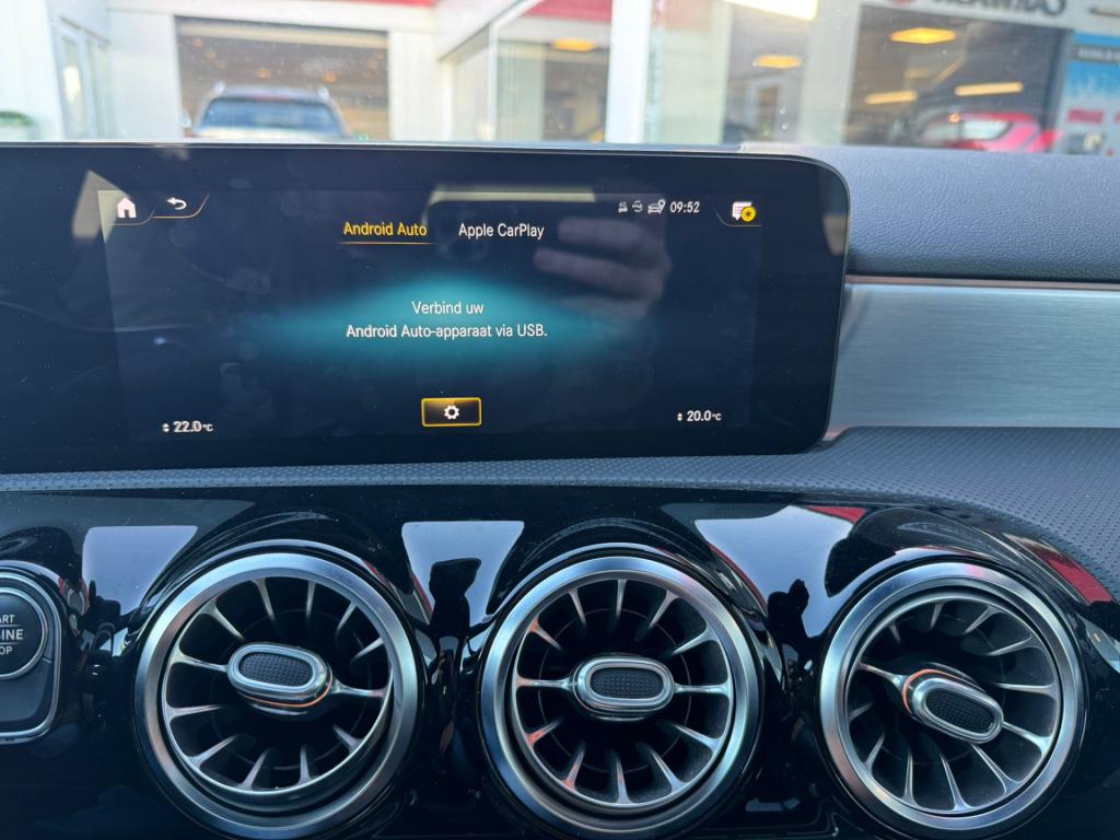 Mercedes-Benz A-Klasse 250 e business solution amg limited