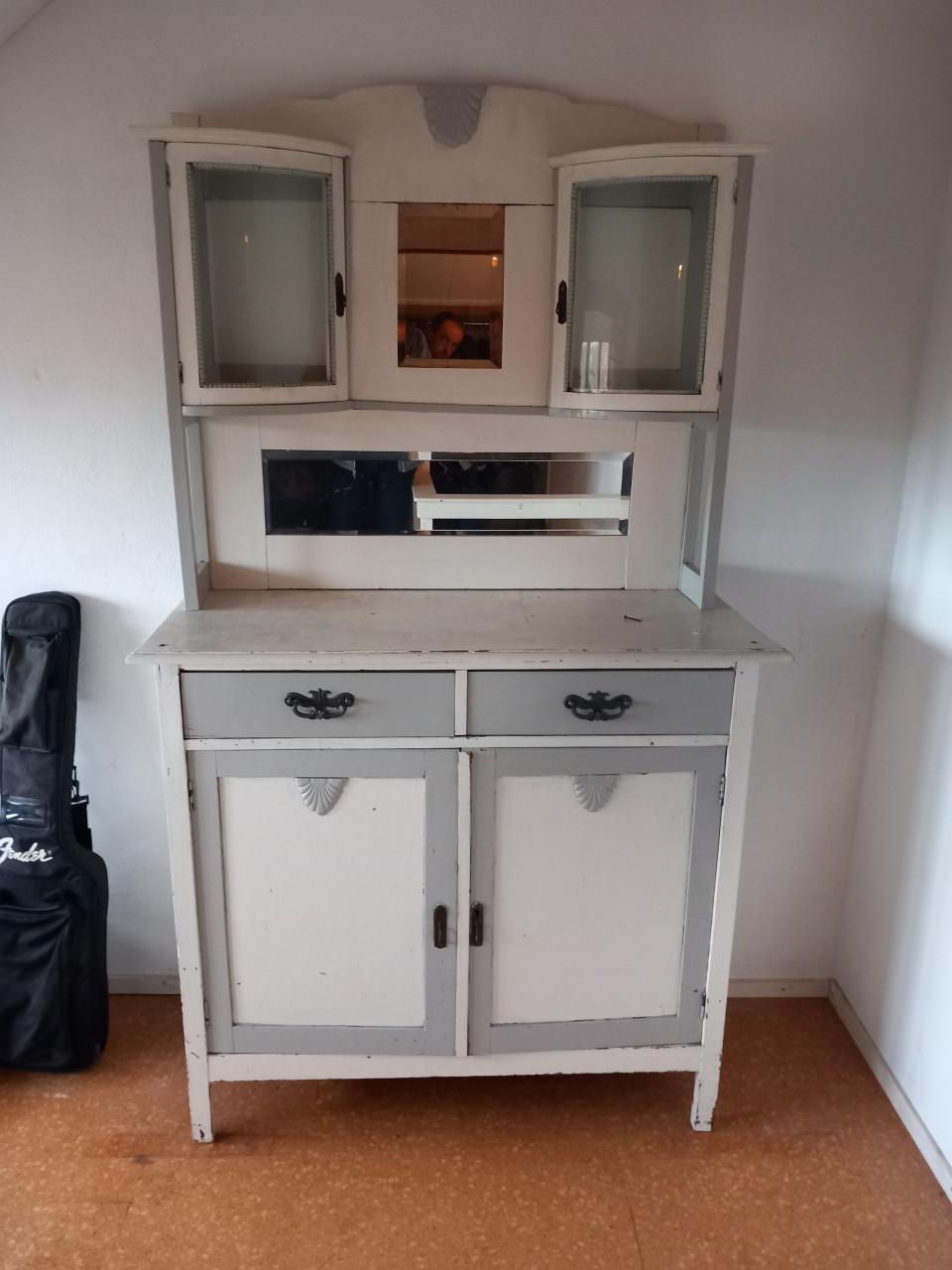 Opa's kastje, van eikenhout