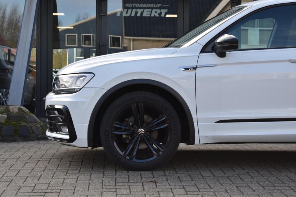 Volkswagen Tiguan 1.5 tsi act highline | r-line | black style | trekhaak | 