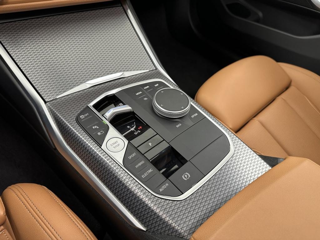 BMW 3-serie touring 330e xdrive | cognac bekleding | panoramadak | head-up-