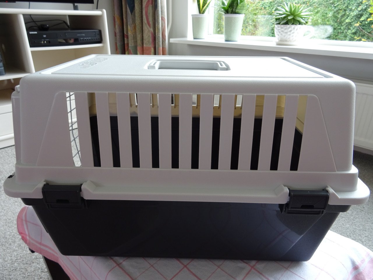 Dieren Bench / Vervoerskoffer Merk Ferplast  voor  € 7,50