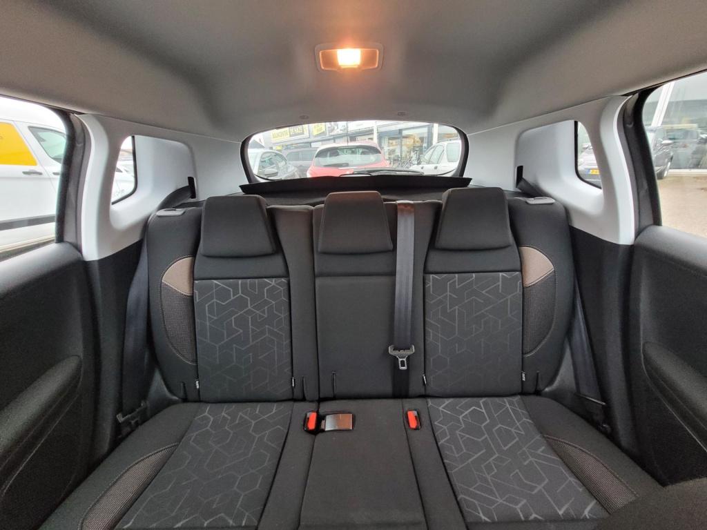 Peugeot 2008 1.2 puretech urban cross