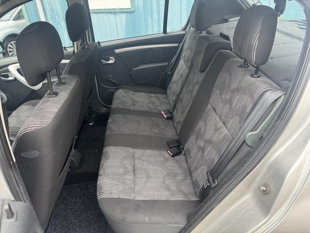 Dacia Sandero 1.2 16v 2010