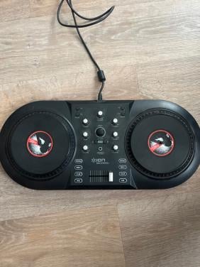 ION Discover DJ Controller – USB DJ Mixer