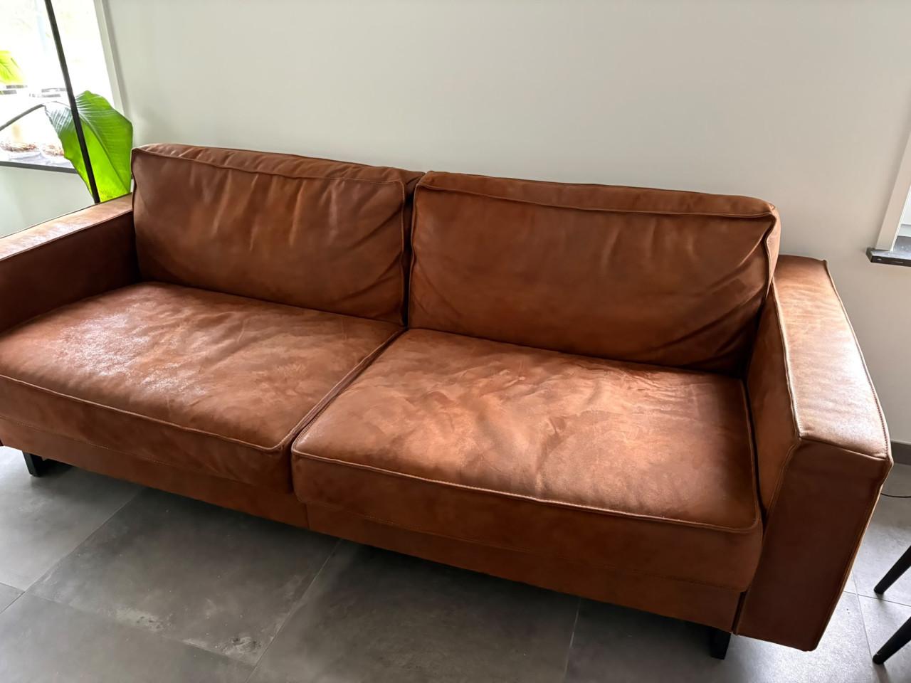 Te koop leren bank (cognac kleur)
