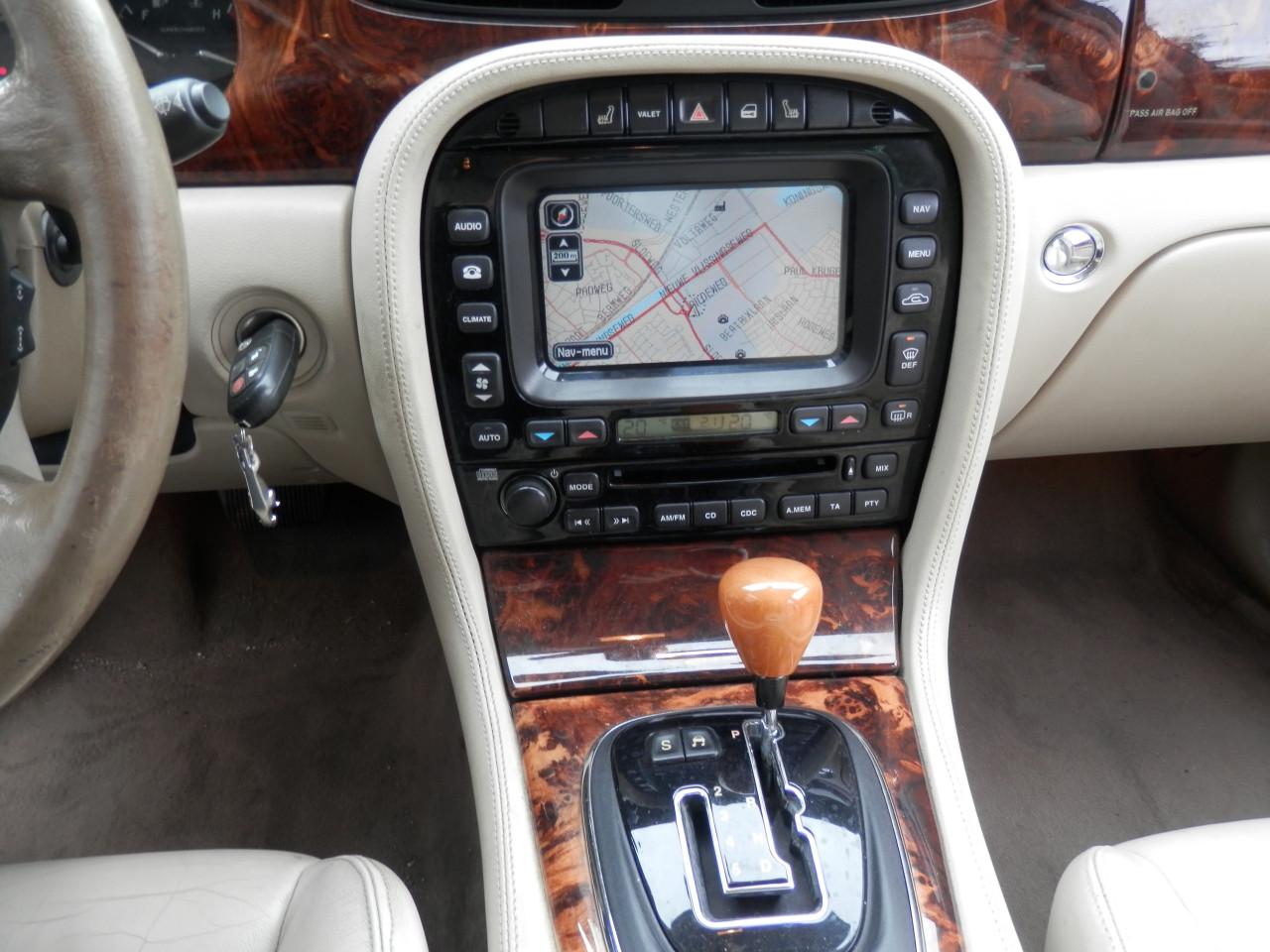 Auto Garant Biedt Aan: Jaguar XJR 4.2 S/C