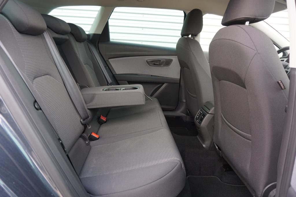 Seat Leon st 1.0 ecotsi style business intense automaat - climate / navi / 