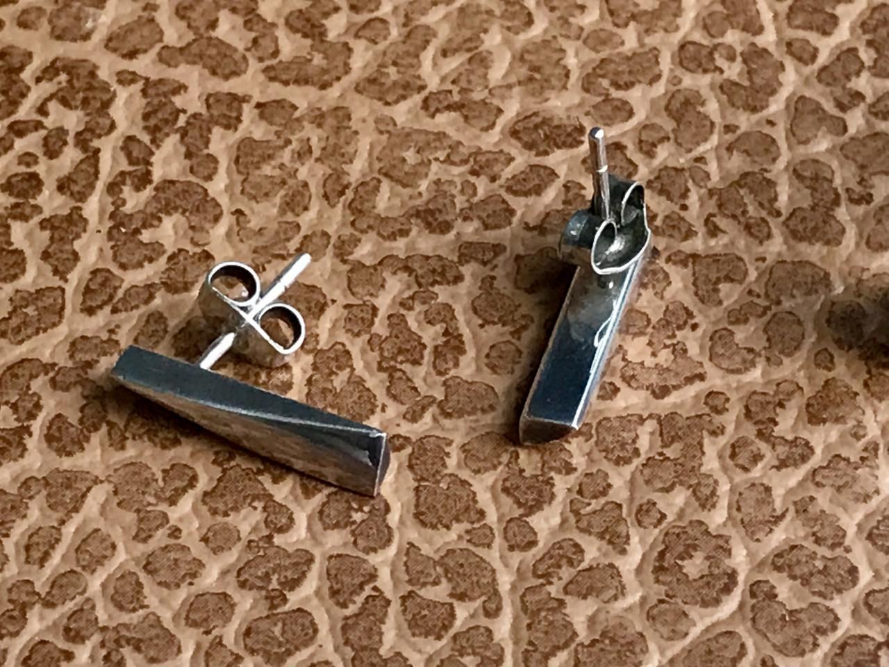 Zilveren ring met oorbellen van goudsmid Renate ritskes