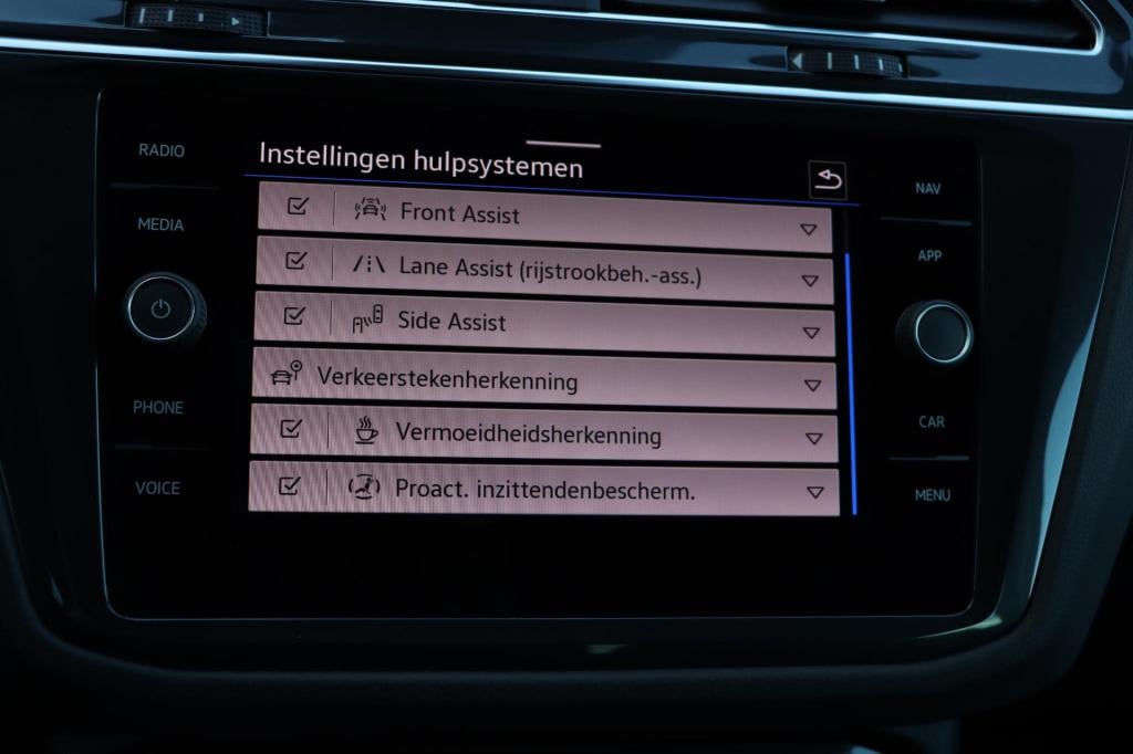 Volkswagen Tiguan 1.4 tsi elegance 245pk dsg6 | soh 88,6% |
