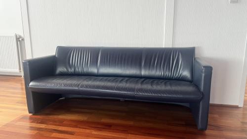Leren bank van Leolux (blauw)