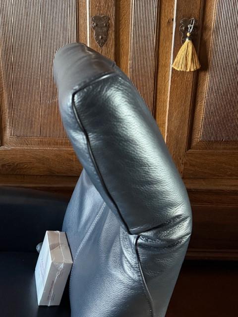 Relaxfauteuil van Prominent voor een klein persoon.