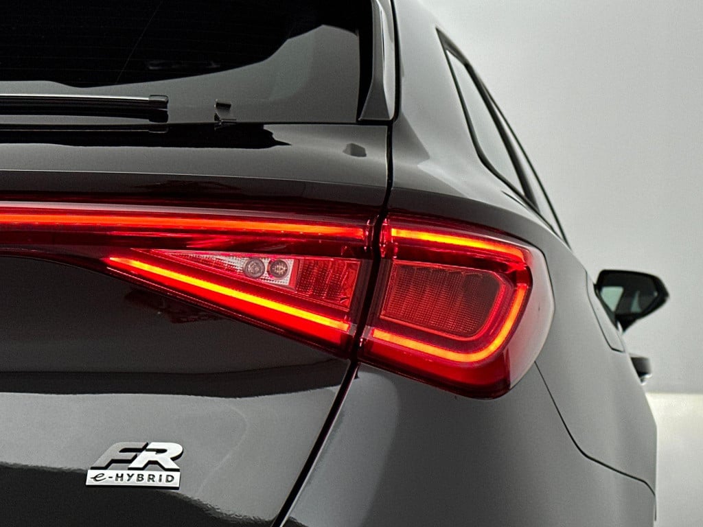 Seat Leon fr business 1.5 tsi ehybrid 150kw / 204pk stationw