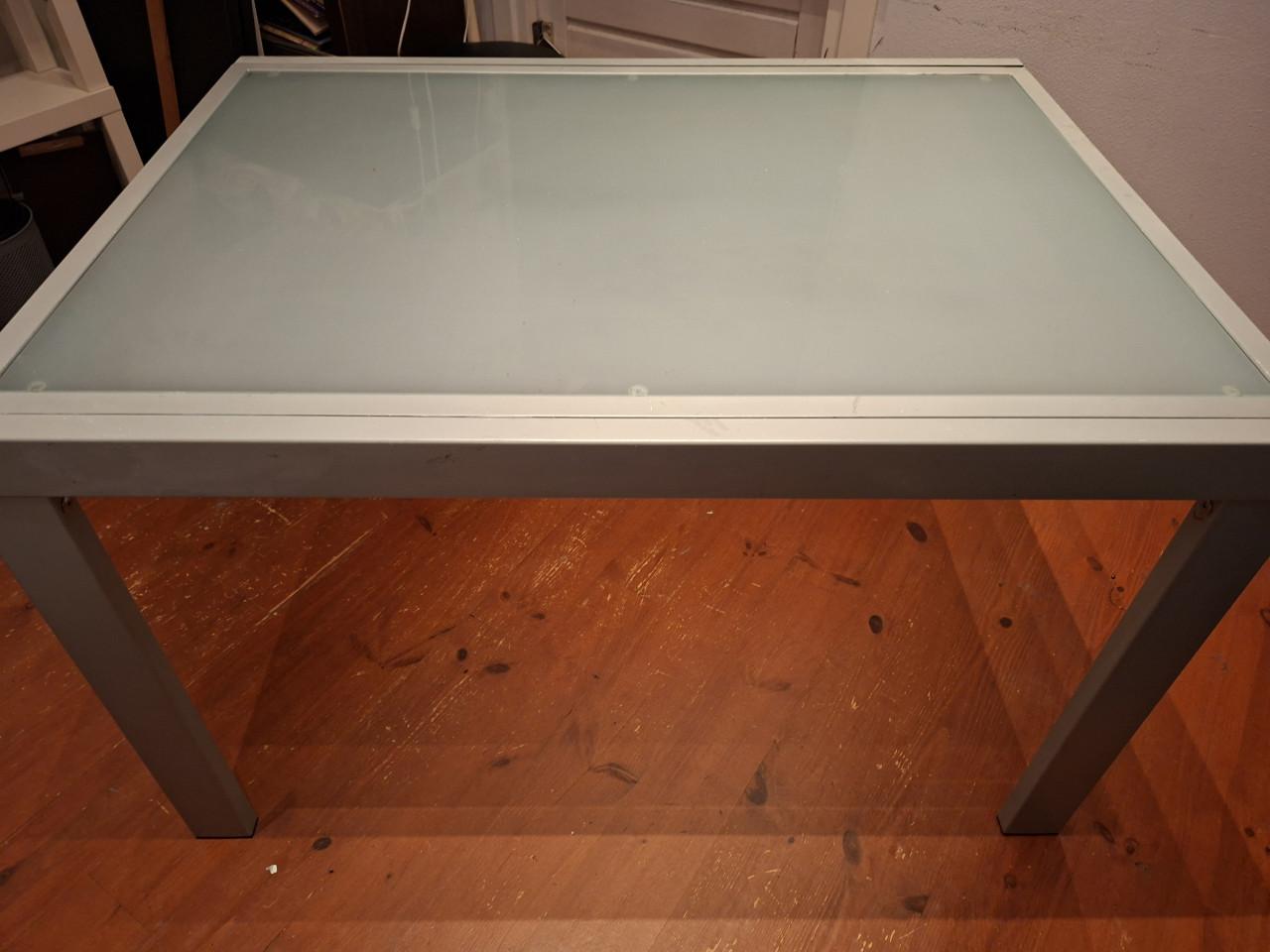 (hobby) eettafel uitschuifbaar met glazen bladen (2x 1.20 meter)