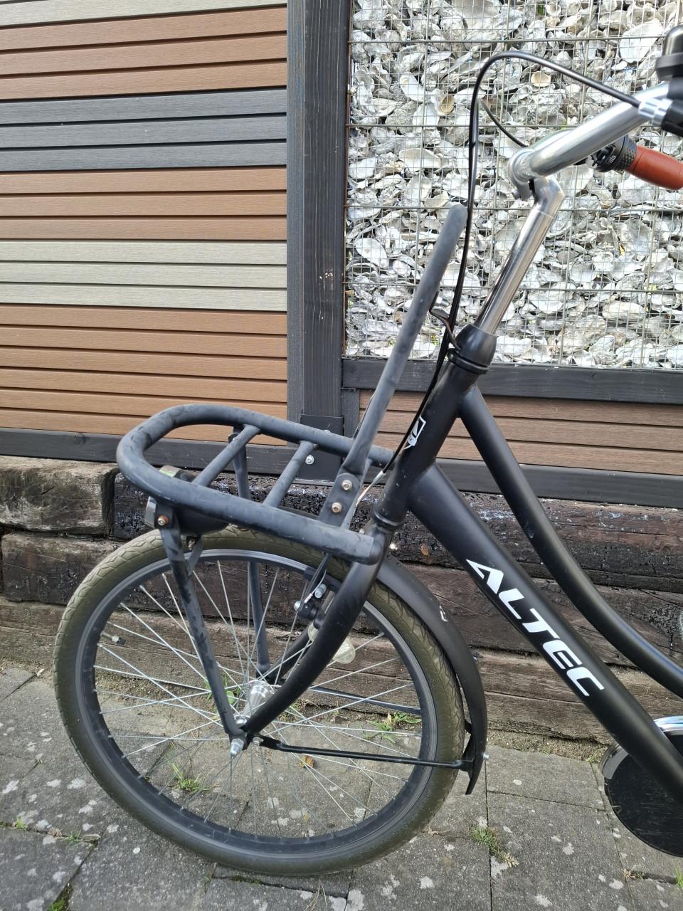 Altec meisjesfiets, zwart met 3 versnellingen