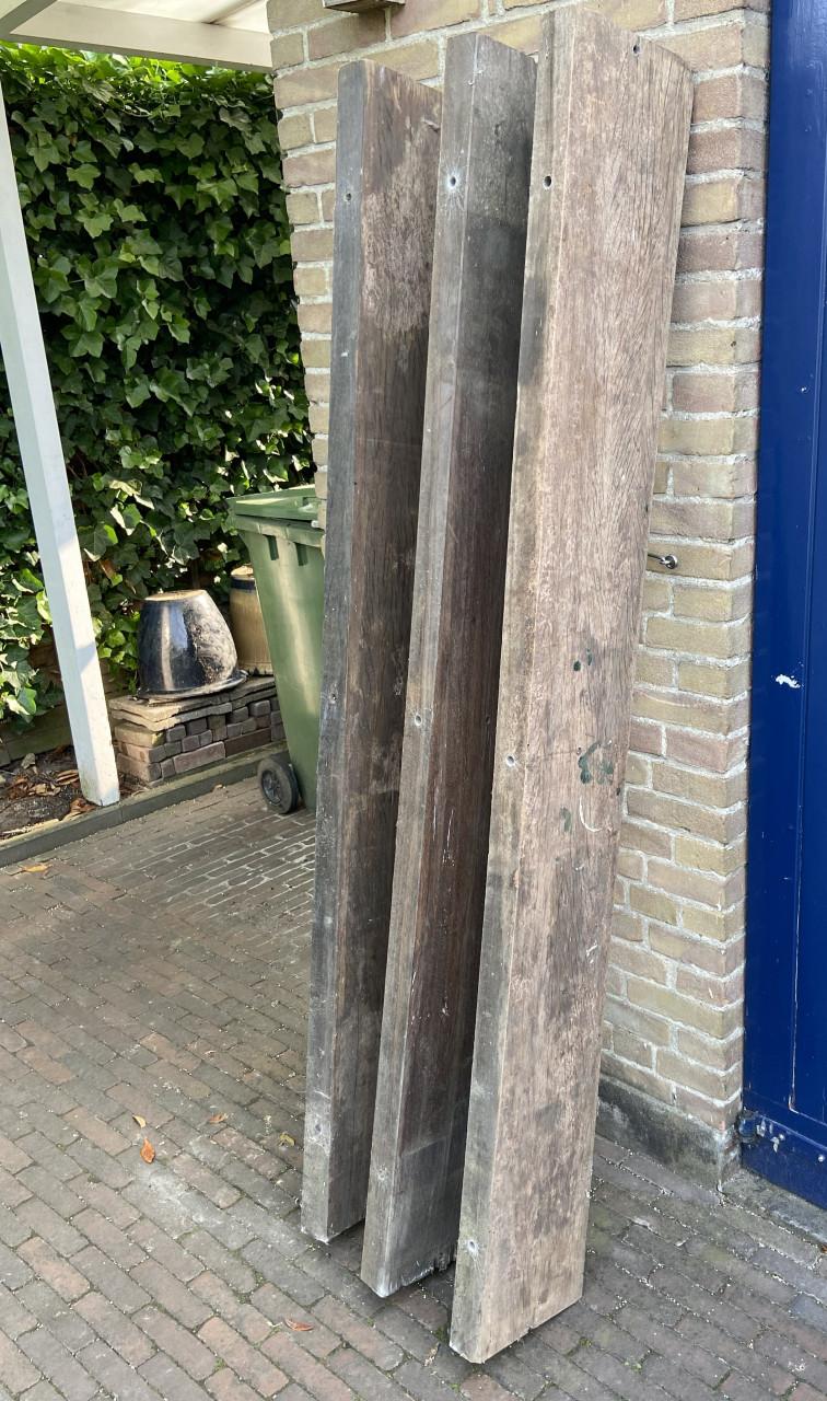 Hardhouten balken Azobé afkomstig uit scheepsruim.