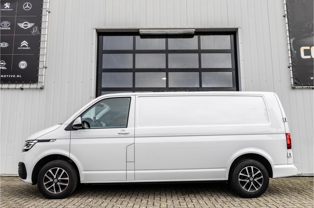 Volkswagen Transporter 6.1 150pk l2h1 incl inrichting ✅led✅cam✅clima✅acc