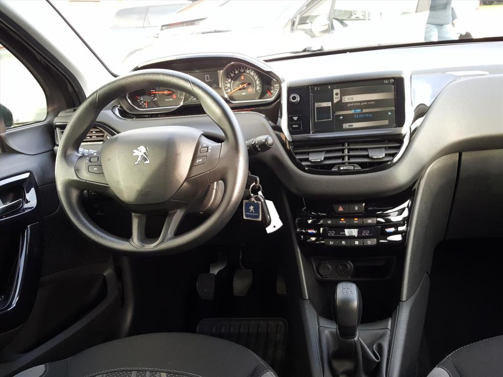 Peugeot 208 envy 1.2 vti 82pk 5d navigatie | cruise & climate control | par