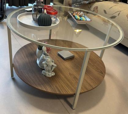 Ronde salontafel 75cm in doorsnee en 45cm hoog.