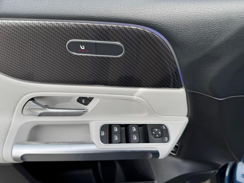 Mercedes-Benz 200-klasse glb amg night-pakket automaat , wegklapbare trekha