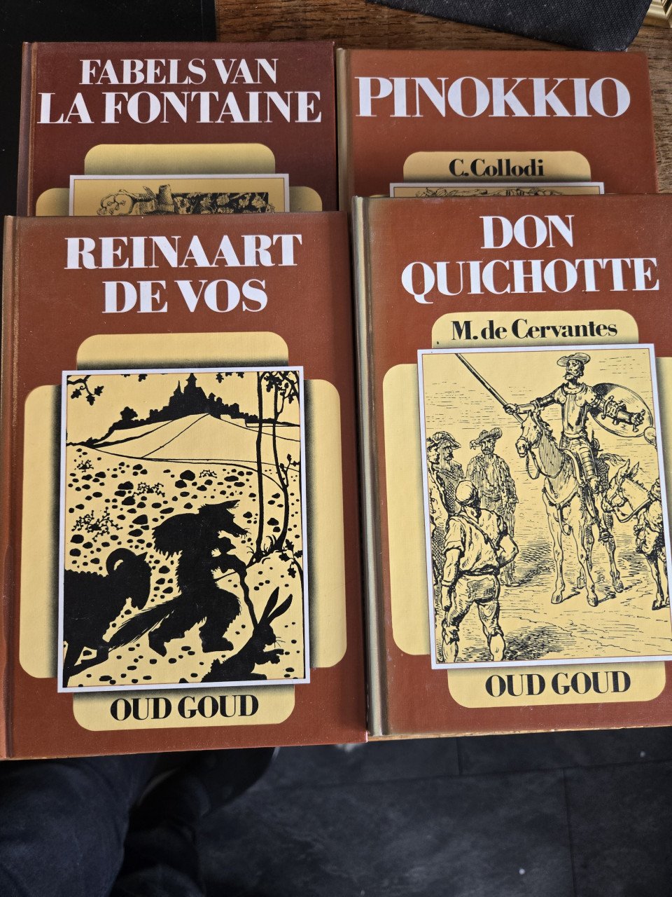 4 boeken Oud Goud.1981-1982  in zeer nette staat