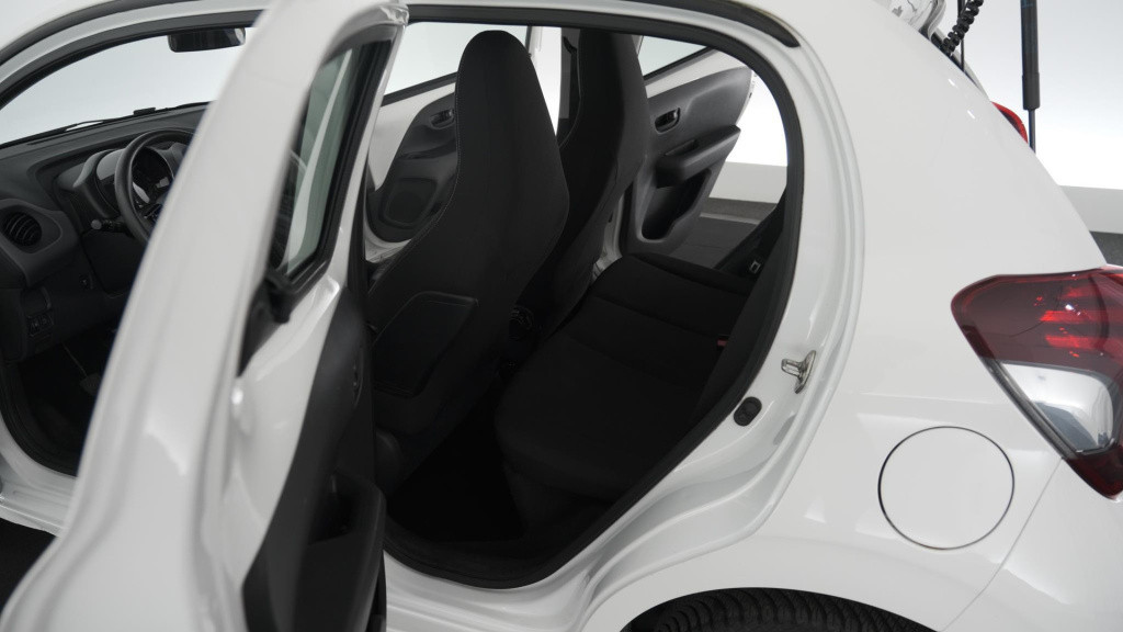 Peugeot 108 1.0 e-vti active | airco | allseasonbanden | elektrische ramen 
