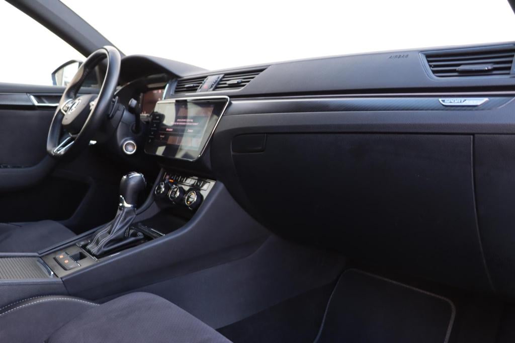 Skoda Superb combi 1.4 tsi iv sportline business 218pk dsg6