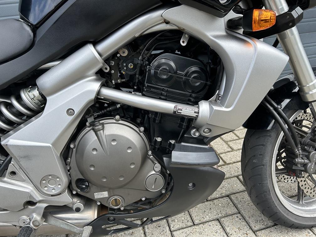 Kawasaki Versys 650 uit 2007, kofferset, handguards, valprotectie etc €2695