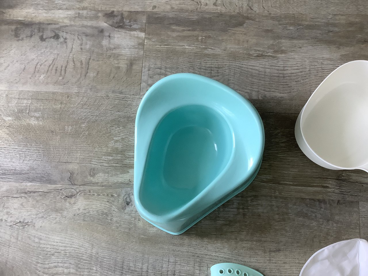 Ikea Commode Set: Mandjes Emmer, Kussen, Potje, Slab, Thermometer, Haken