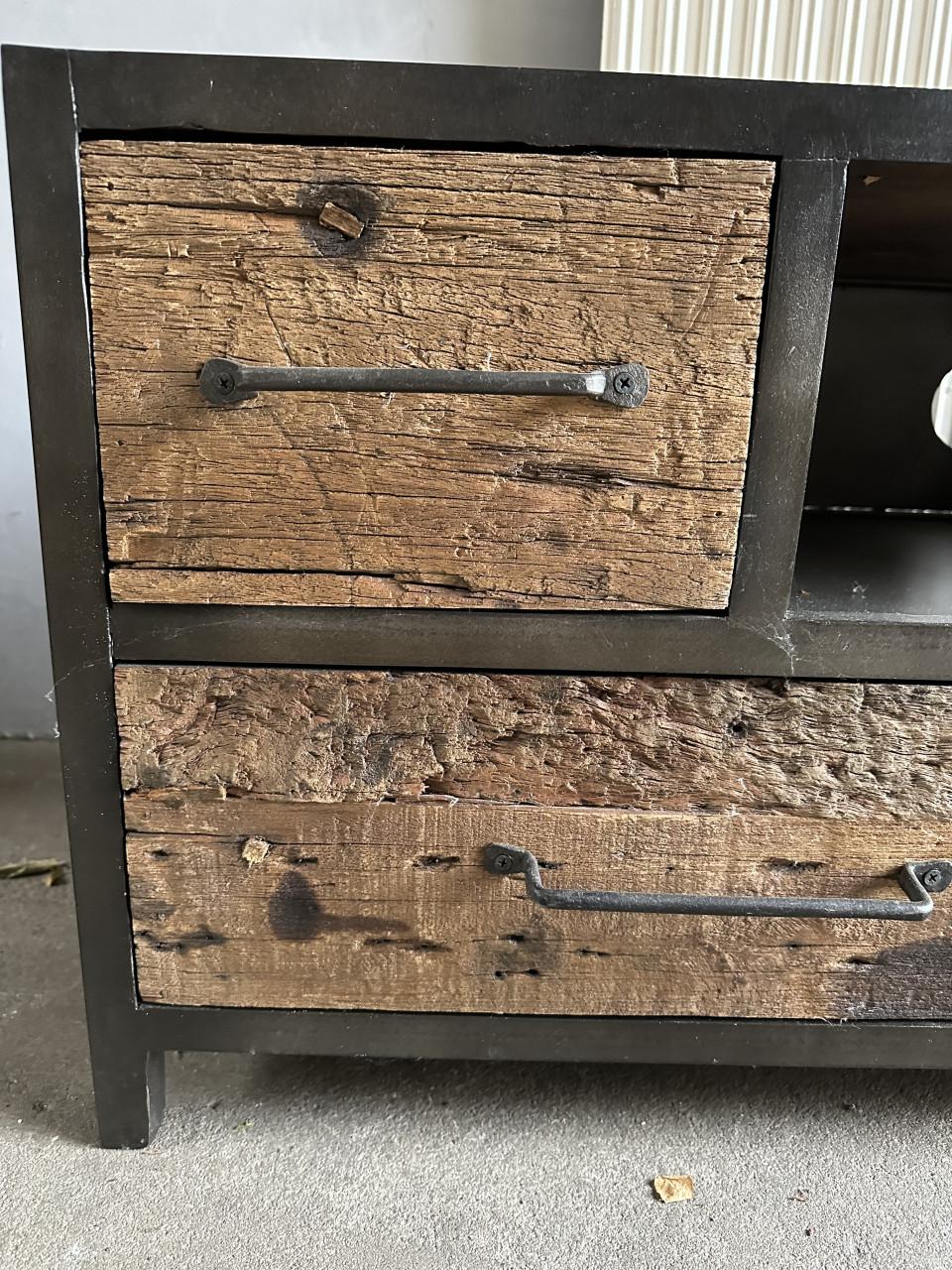 Industrieel TV Meubel