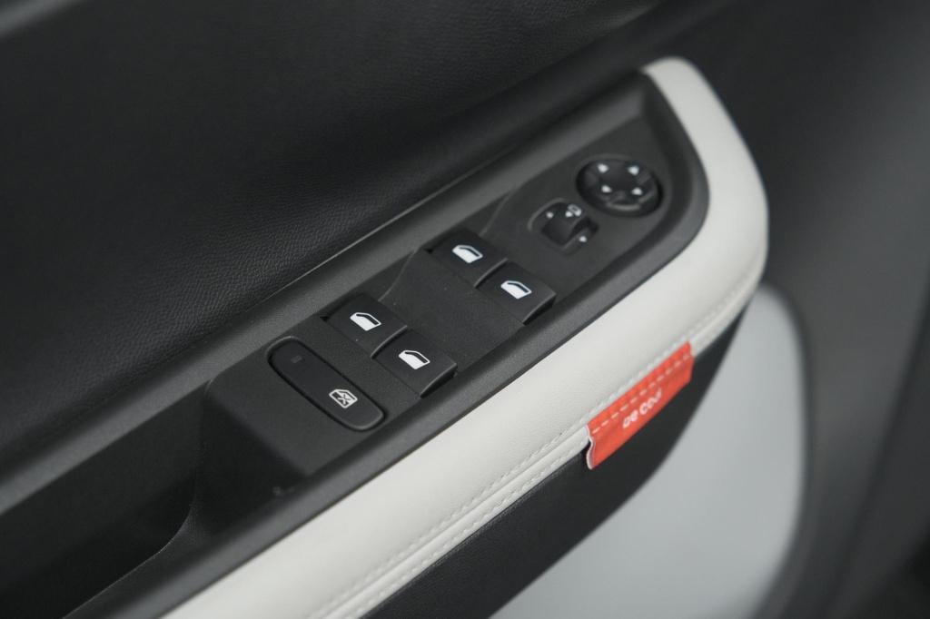 Citroen ë-c3 max 113pk 44 kwh | 11 kw lader | 96% soh | camera | navigatie 