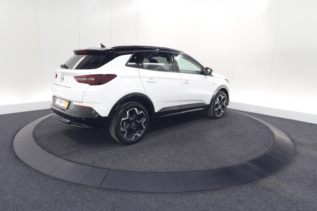 Opel Grandland turbo 130 at8 ultimate | camera | adaptieve cruise control |