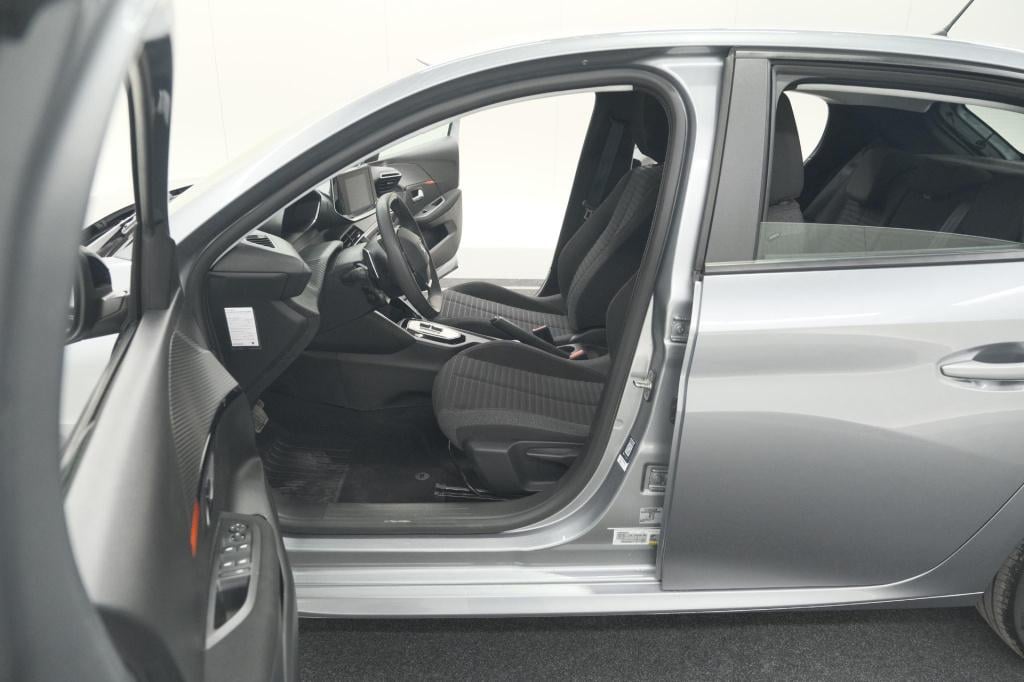 Peugeot 208 puretech 100 eat8 active pack | apple carplay | parkeersensoren