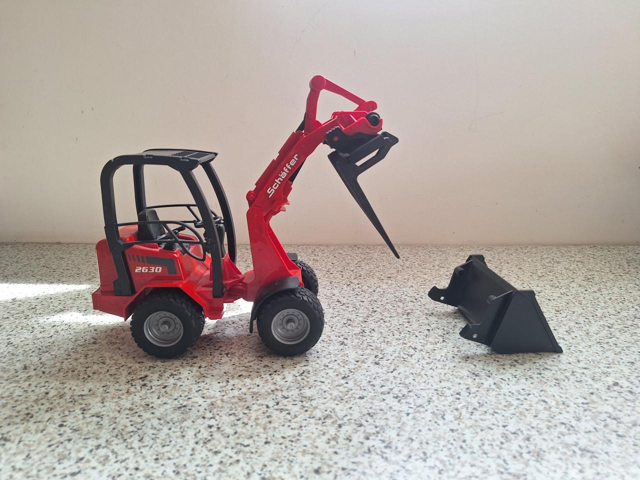 Bruder Schäffer kniklader.