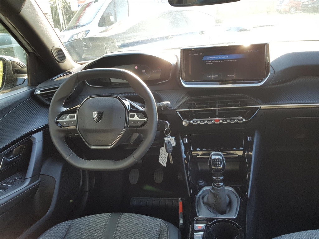 Peugeot 2008 allure 1.2 puretech 100pk navigatie | achteruitrijcamera | app