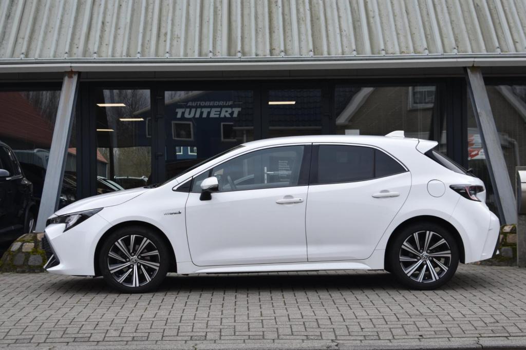 Toyota Corolla 1.8 hybrid dynamic | camera | apple carplay | android auto |