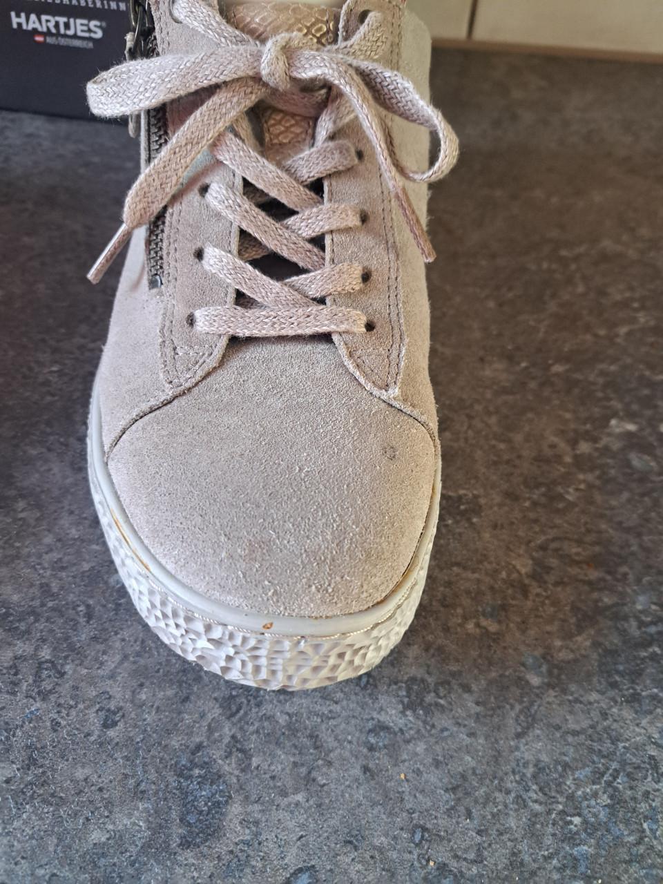 Hartjes 39 breedtemaat H Sneakers goede staat Beige