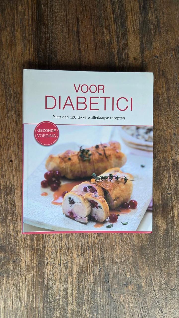 Boek met 120 lekkere alledaagse recepten voor diabetici.