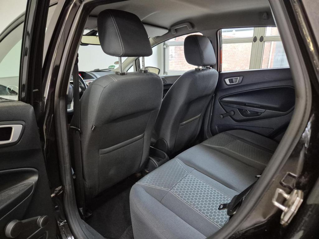 Ford Fiesta 1.25 titanium / distributieriem vervangen / koppeling vervangen