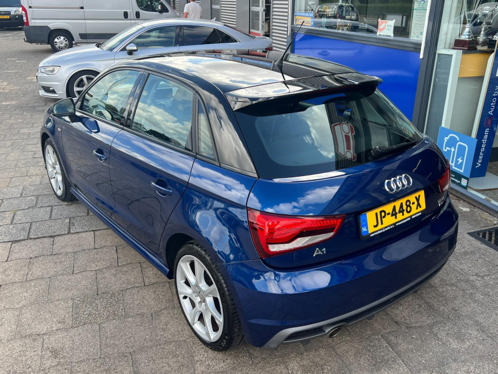 Audi A1 Sportback 1.0 tfsi adrenalin, s-line, navi enz...